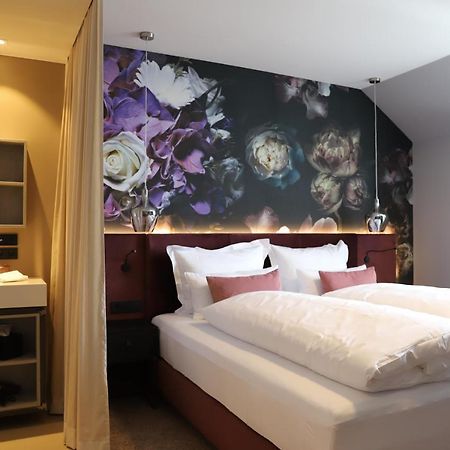Boutiquehotel Burg Adenbach & Alter Weinbau Bad Neuenahr-Ahrweiler Kültér fotó