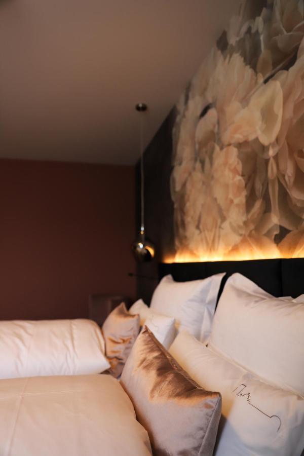Boutiquehotel Burg Adenbach & Alter Weinbau Bad Neuenahr-Ahrweiler Kültér fotó